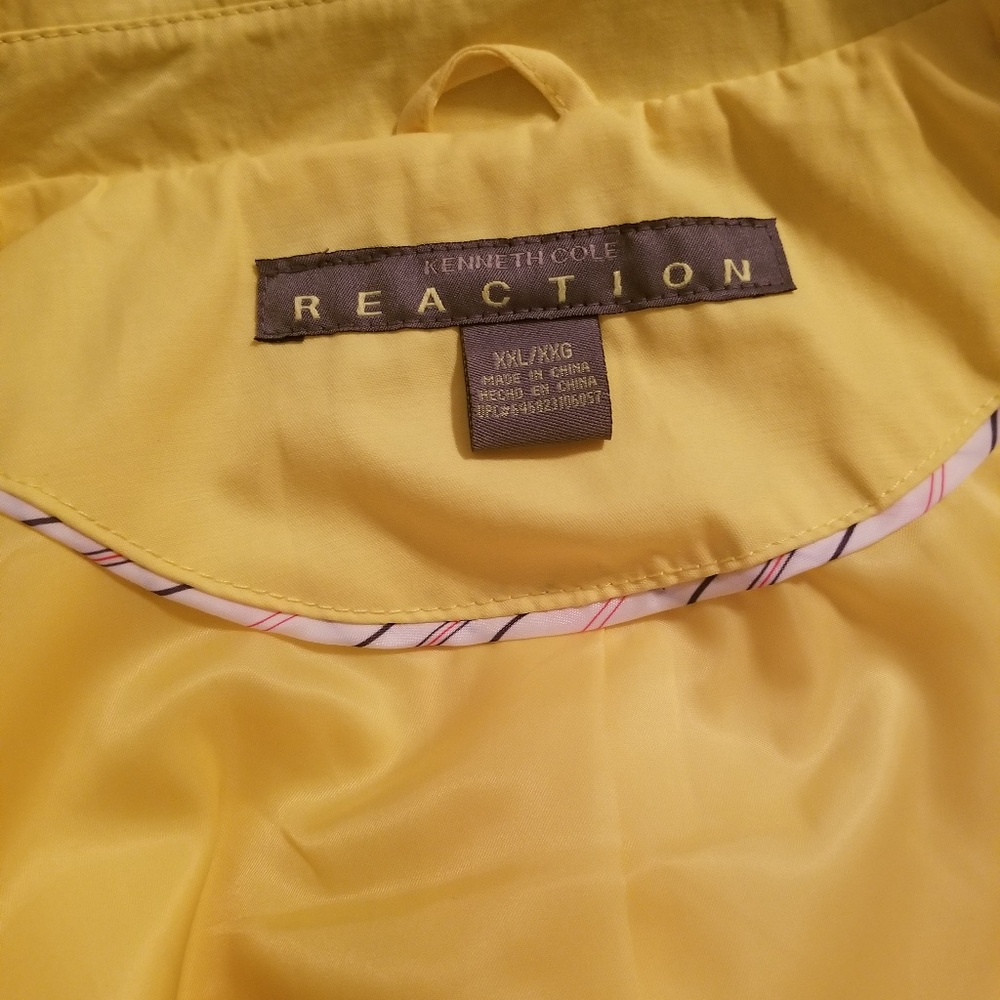 Rainning jacket - Picture 3 of 3